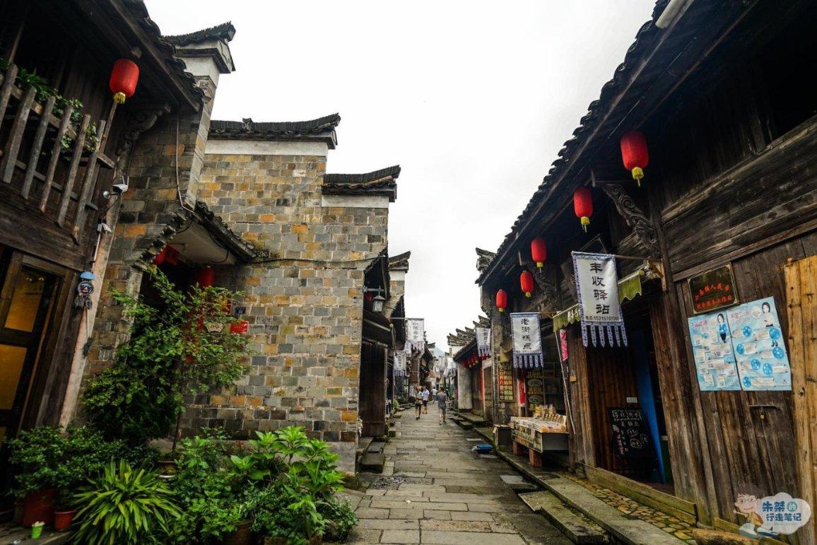 逃离无人的学校